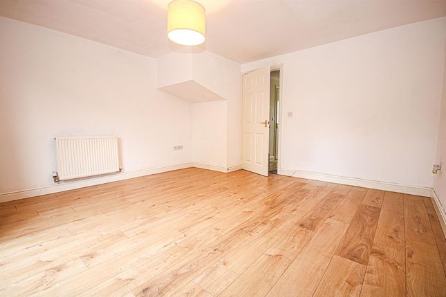 Malt Close, Newmarket photo 4