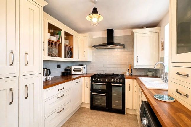 29, Hameldown Close, Torquay photo 4