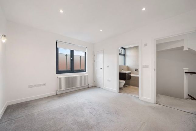 Mews house for sale in Whittlebury Mews West, Primrose Hill, London