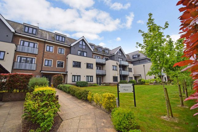 Thumbnail Flat for sale in Institute Road, Taplow