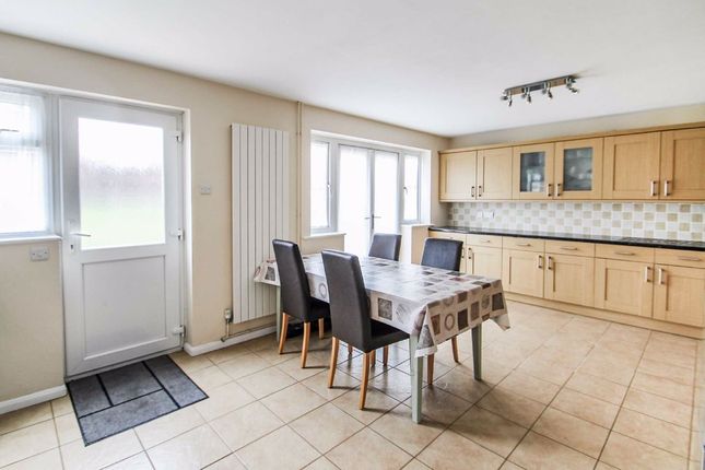 14, Navisford Close, Thrapston photo 4