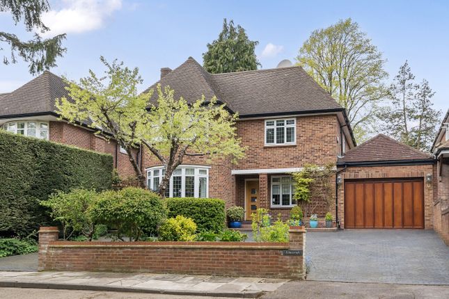 Thumbnail Detached house for sale in Barnet Road, Barnet