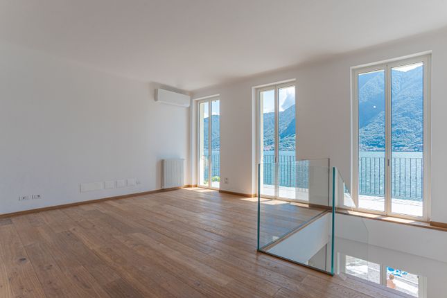 Duplex for sale in Via Strada Statale Regina, Como, Lombardy, Italy