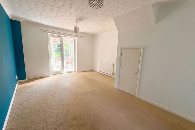 2 Windward Road, Torquay photo 4