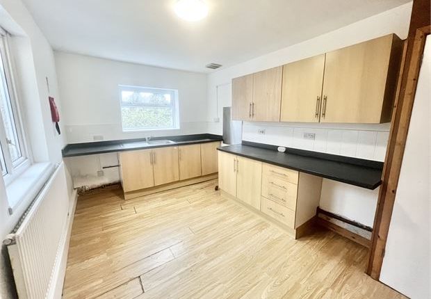 953, Carmarthen Road Fforestfach, Swansea photo 3