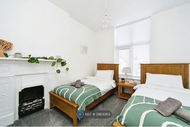 Flat, Carmen Sylva Road, Llandudno photo 3