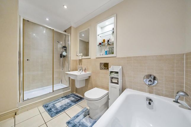 Flat for sale in Henley On Thames, Oxfordshire