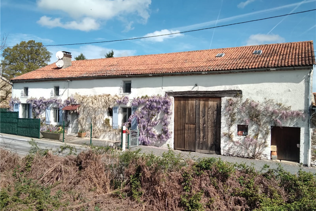 Thumbnail Farmhouse for sale in Val D Oire Et Gartempe, Haute-Vienne, Nouvelle-Aquitaine, France