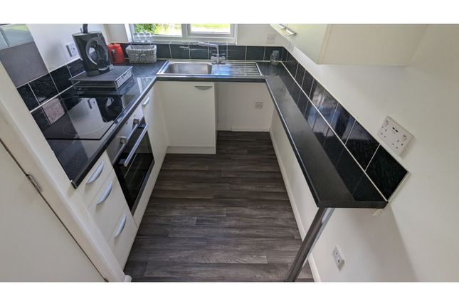 142, Allington Close, Taunton photo 4