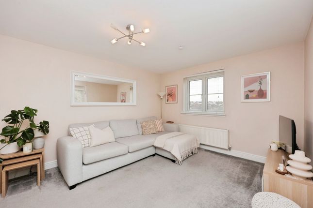 Plover Crescent, Dunfermline photo 2