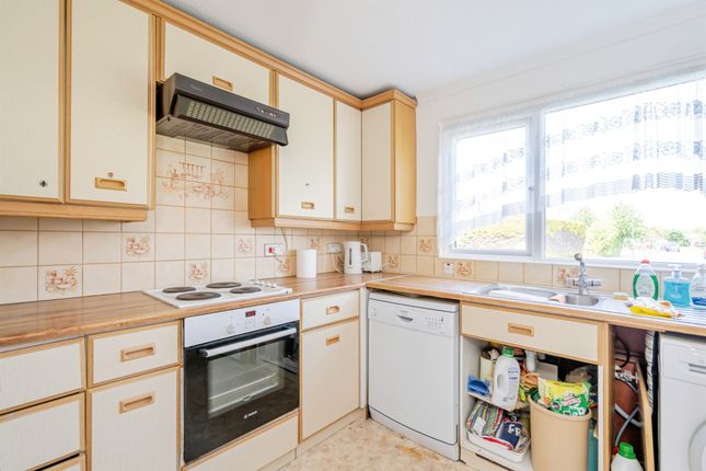 3, Manor Park, Bognor Regis photo 3