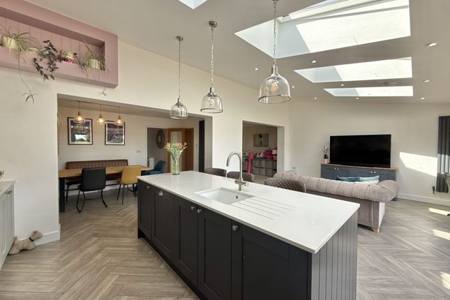 24, Lavers Oak, Martock photo 4