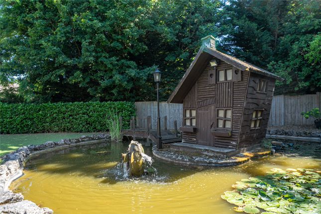6, Cookham Dene Close, Chislehurst photo 4