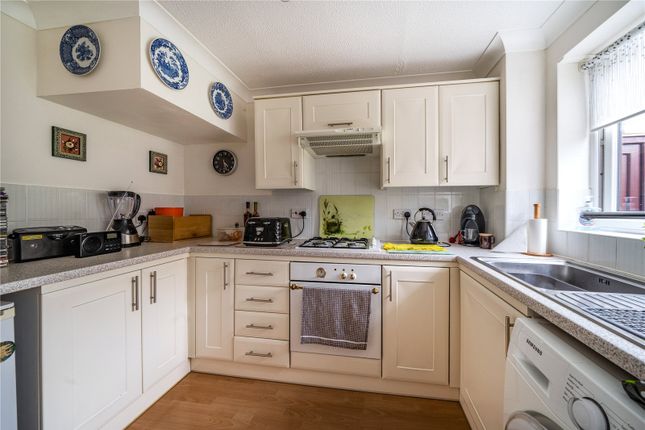 16, Aspen Park Drive, Hertfordshire photo 4