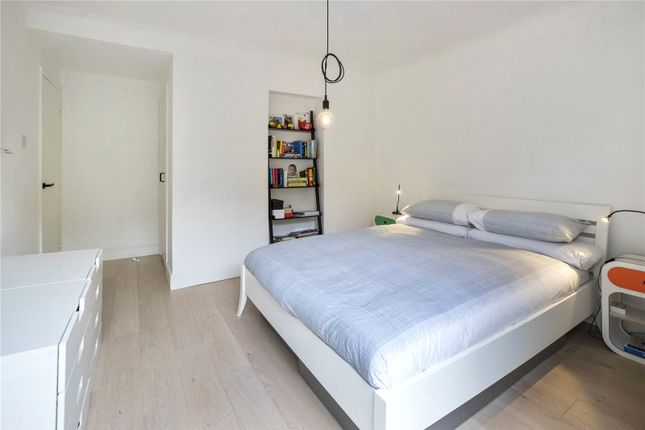 Flat for sale in Lawford Road, Kentish Town, London