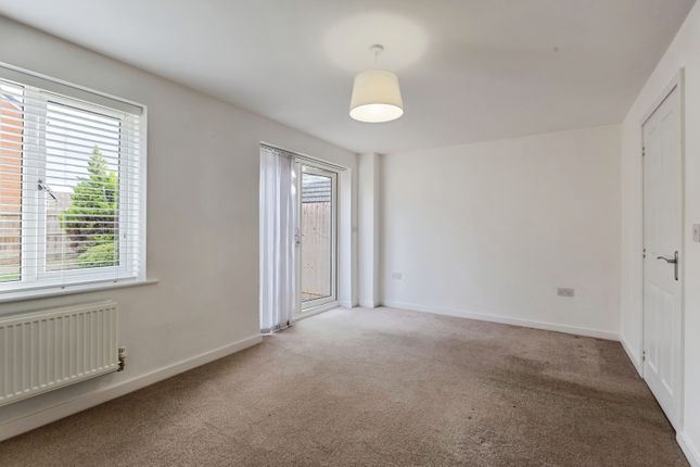 16, York Way, Northamptonshire photo 4