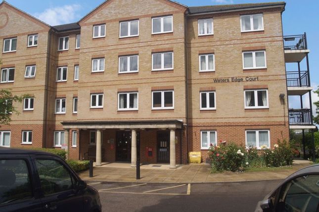 Thumbnail Flat for sale in Waters Edge Court, Erith