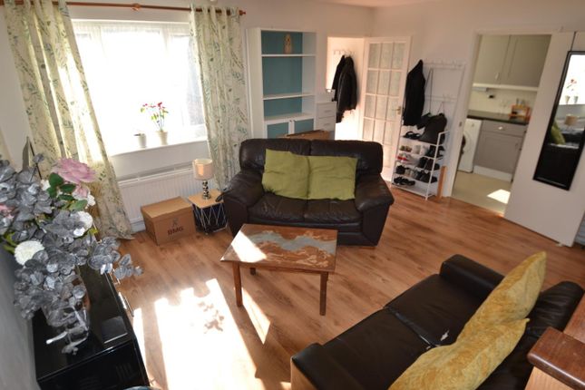 Terraced house to rent in Chatfield Drive, Guildford