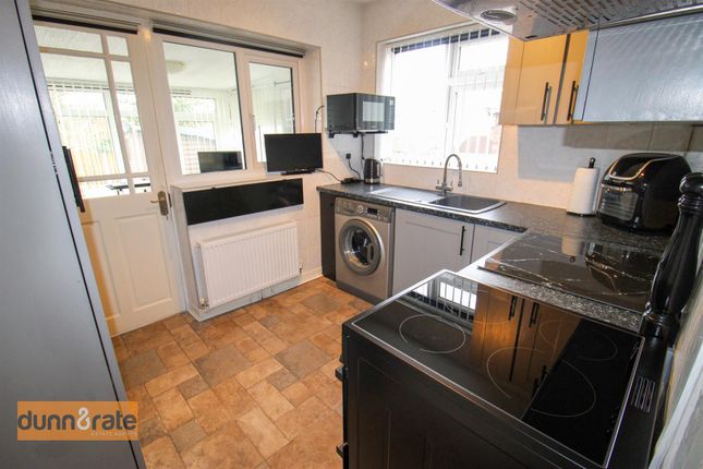 11, Caroline Close, Stoke-On-Trent photo 4