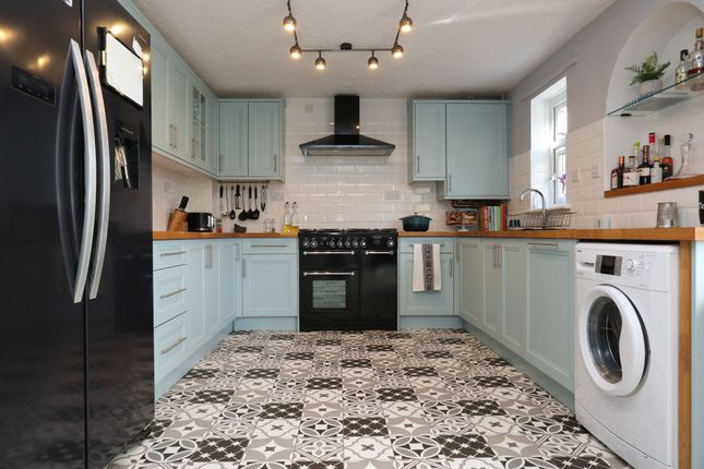 30 Aberaeron Close, Barry photo 4