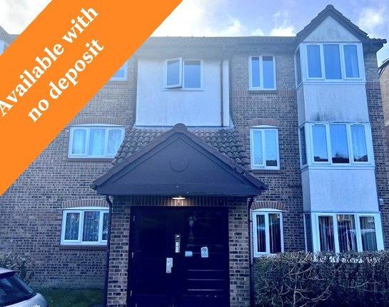 Flat to rent in Tor Close, Purbrook, Waterlooville, Hampshire