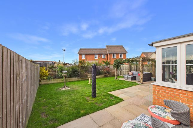 16, Moore Way, Castleford photo 4