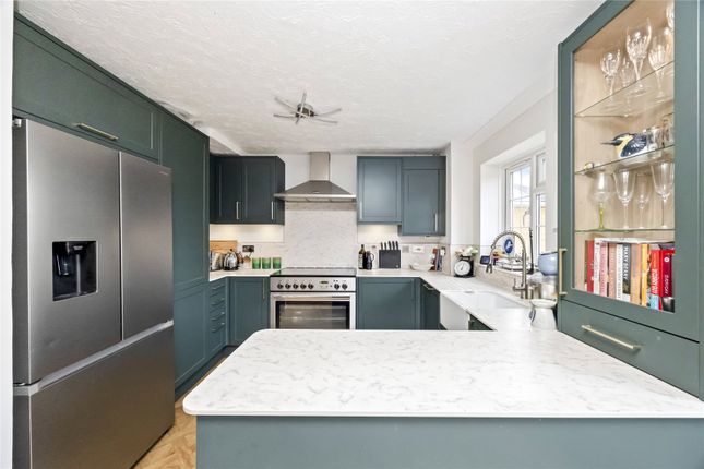7, Glebeside Close, Worthing photo 3