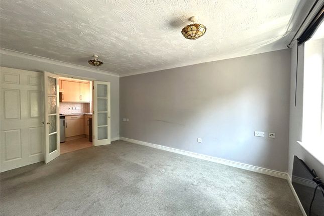 16 Victoria Court,, Victoria Avenue, Somerset photo 4