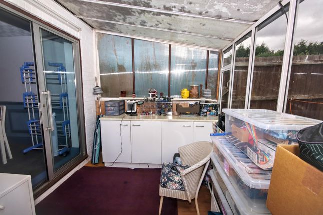 39, Lilac Road, Peterborough photo 4