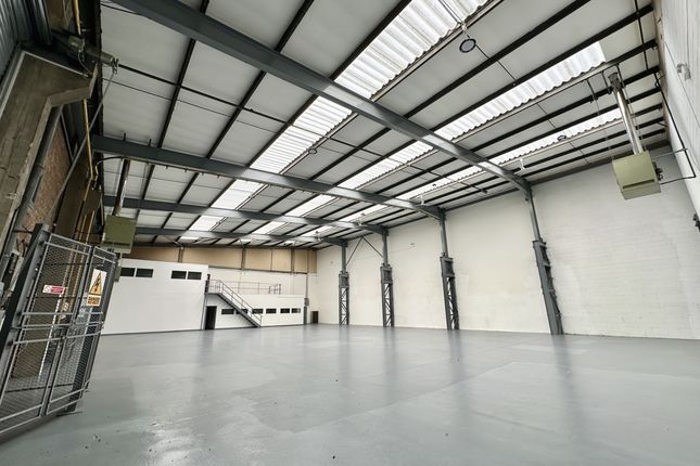 Industrial to let in Unit 14B Cosgrove Way, Luton, Bedfordshire