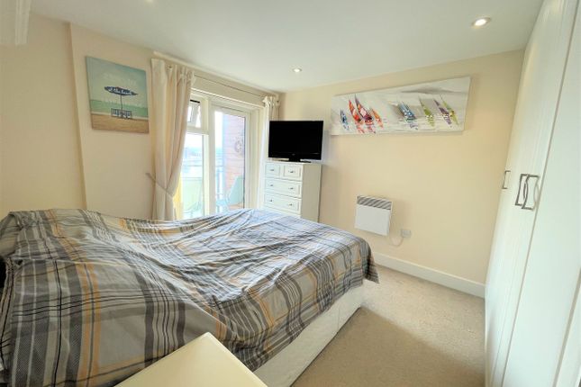Altamar, Swansea photo 4