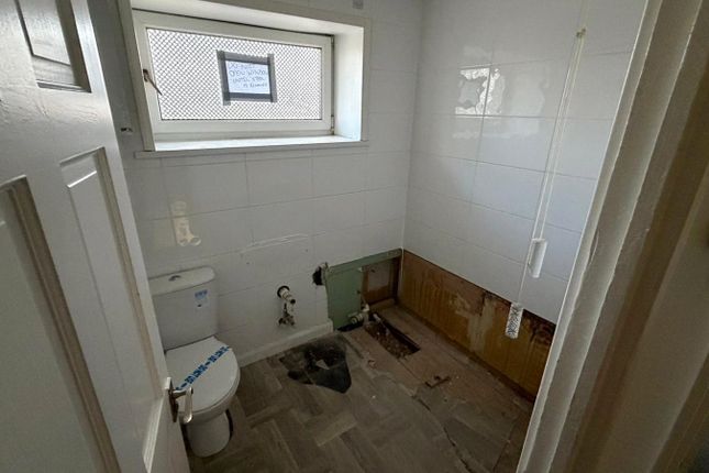 74, West Woodside Avenue, Renfrewshire photo 5