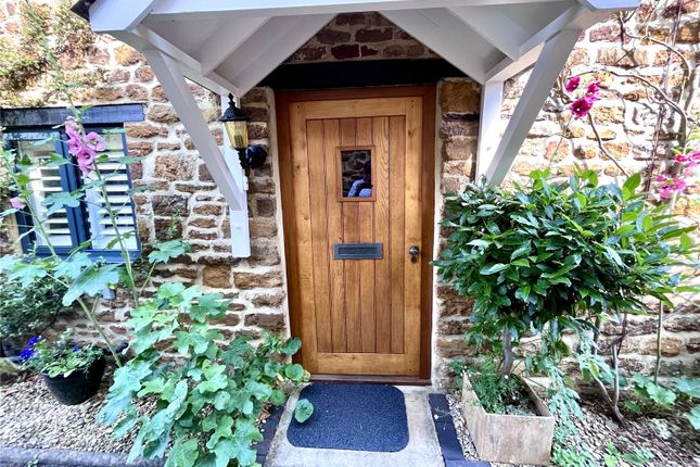 Virginia Cottage, 32, Hinton Road, Northamptonshire photo 3