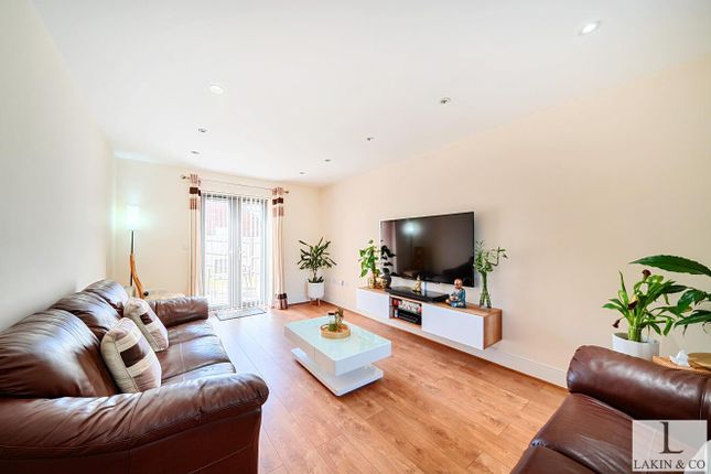 3, Churchill Road, Uxbridge photo 2