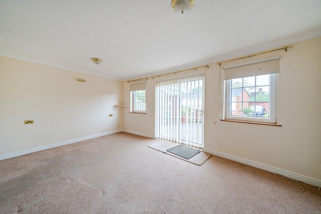 39, Pegasus Court, Cheltenham photo 3