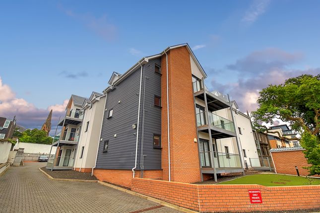 Thumbnail Flat for sale in Roseangle, Dundee