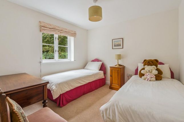 8 Stuart Court, Tempsford, Sandy photo 5