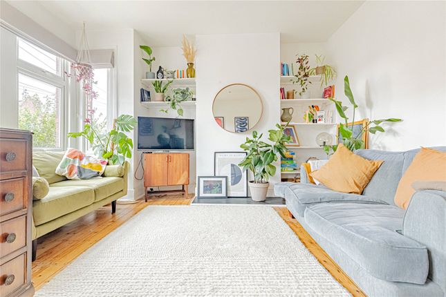 Flat for sale in Clementina Road, Leyton, London