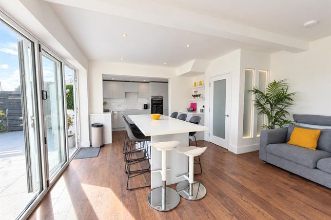 82, Henver Road, Newquay photo 3