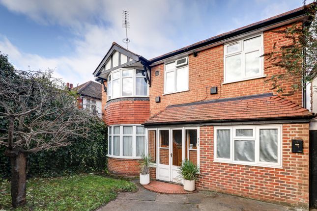 Thumbnail Flat for sale in Tolworth Rise North, Tolworth, Surbiton