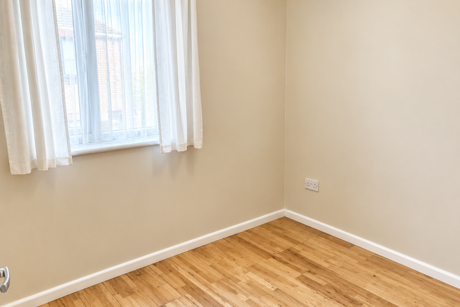 187, Basildon photo 5