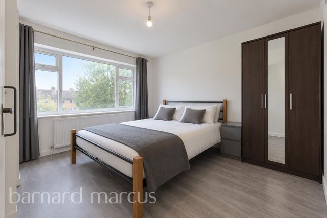 COS, 60, Clarence Crescent, LONDON photo 4