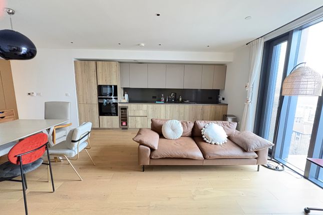 2-bed flat on Nile Street, London, £975,000