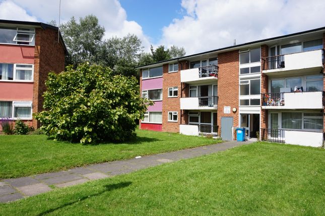 Thumbnail Flat to rent in Harwood Grove, Solihull