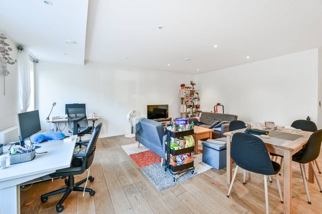 Thumbnail Flat for sale in Peartree Way, Greenwich Millennium Village, London