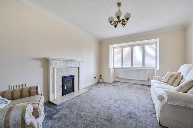 8 Wilton Close, Chichester photo 4