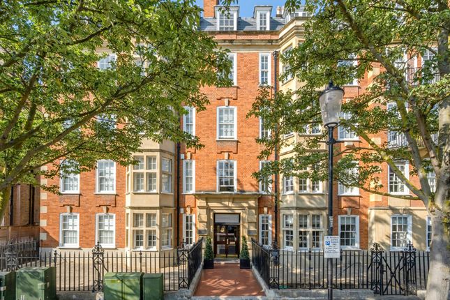 2 Coleherne Court,, The Little Boltons, London photo 4