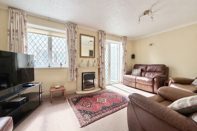 2, Ferndale Gardens, Exeter photo 2