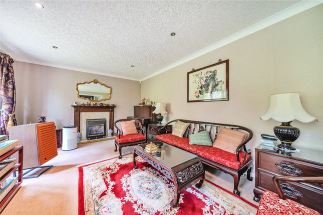 18, Regency Park Road, West Yorkshire photo 3