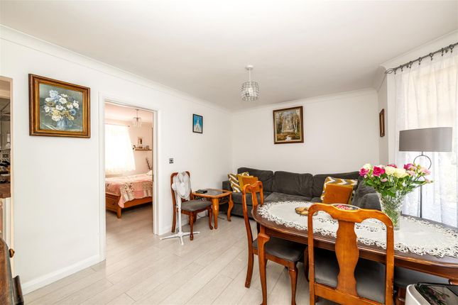 133, Underwood Road, High Wycombe photo 4